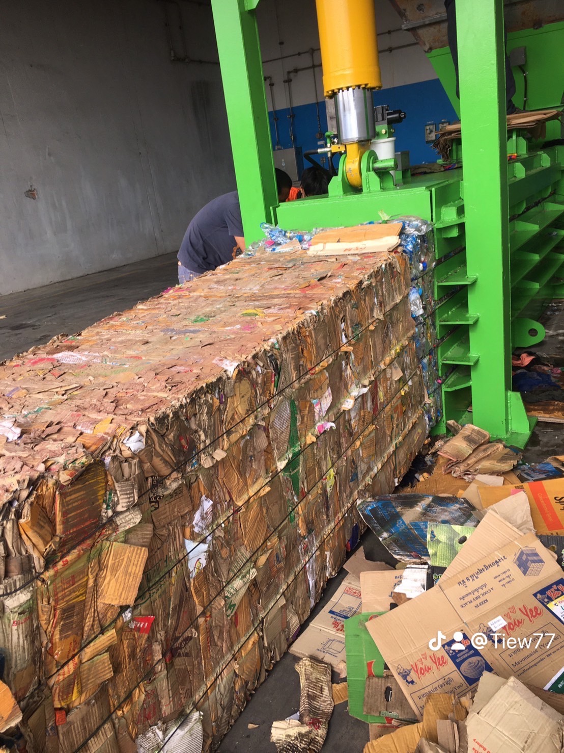 เครื่องอัดเศษกระดาษแนวนอน รุ่น LW3090E